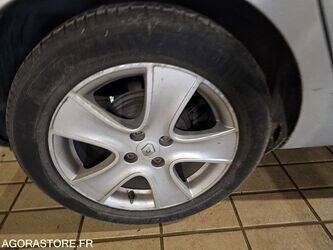 2014-renault-clio-1463570-47914334