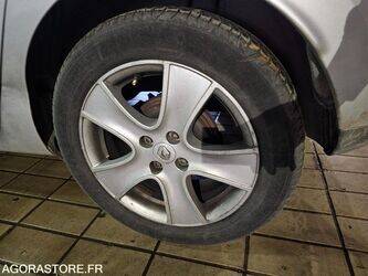 2014-renault-clio-1463570-47914339