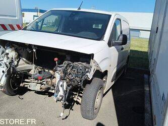 2019-peugeot-partner-1463588-47914581
