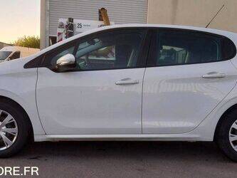2018-peugeot-208-1463591-47914734