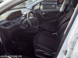2018-peugeot-208-1463591-47914744