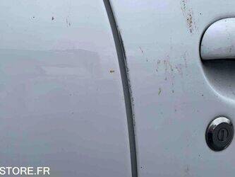 2012-peugeot-206-1463599-47914810