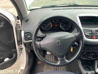 2012-peugeot-206-1463599-47914830