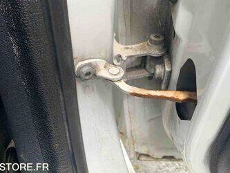 2012-peugeot-206-1463615-47915077