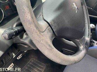 2012-peugeot-206-1463615-47915083