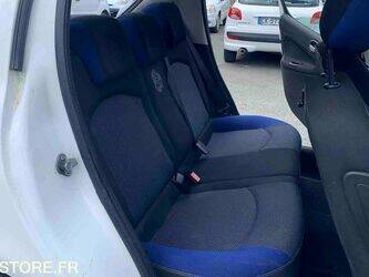 2012-peugeot-206-1463615-47915105