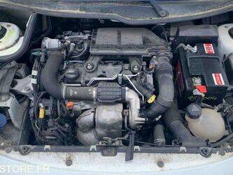 2012-peugeot-206-1463615-47915124