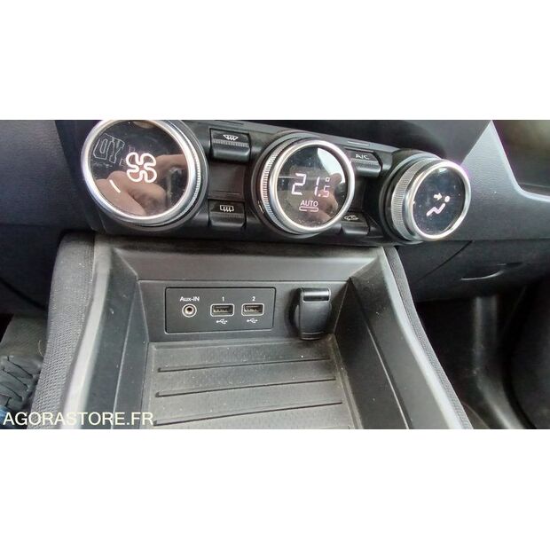 2020 Renault ZOE-47915183