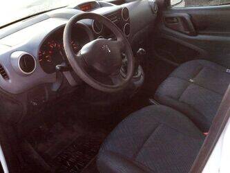 2011-peugeot-partner-1463625-47915228