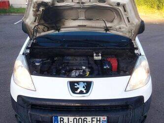 2011-peugeot-partner-1463625-47915231