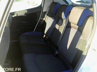2013-peugeot-206-47915426