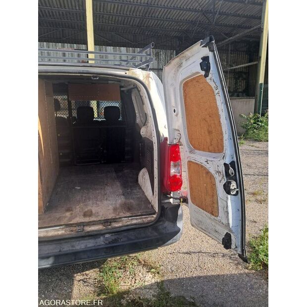2011 سيتروين BERLINGO-47915507