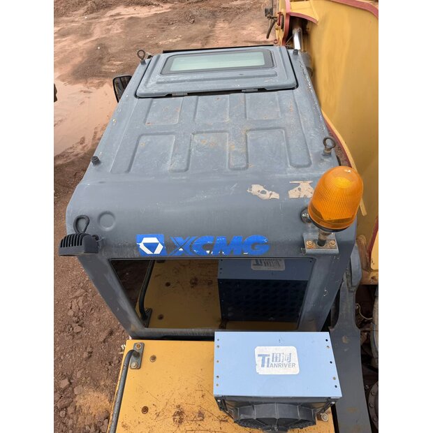 2018 XCMG XE700D-47917884