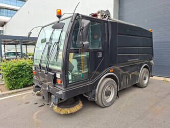 صورة ل كاسحات 2006 بوشر CityCat 5000