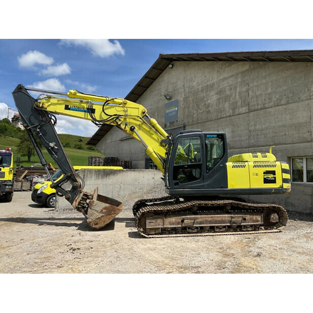 2011 New Holland E215B-47921160