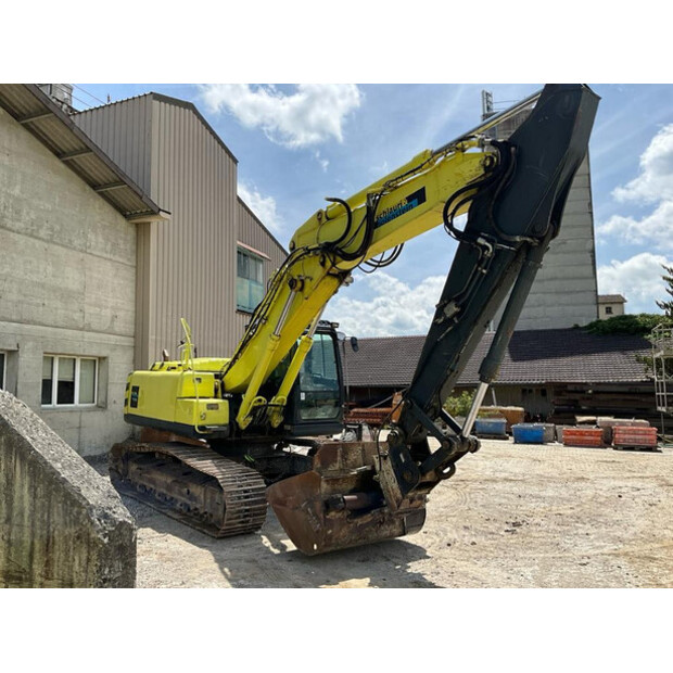2011 New Holland E215B-47921164