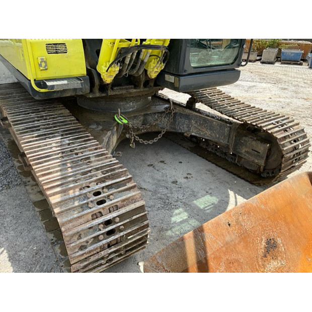 2011 New Holland E215B-47921170