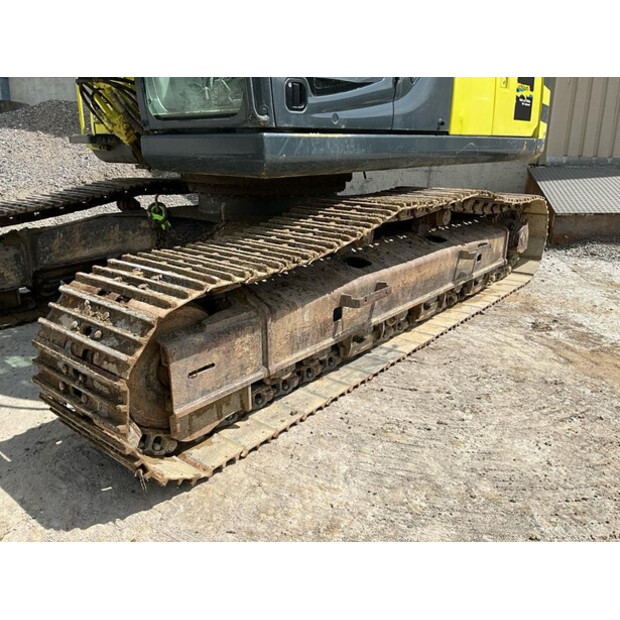 2011 New Holland E215B-47921171