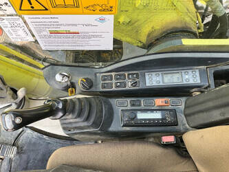 2011-new-holland-e215b-1464332-47921174
