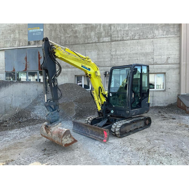 2016 TAKEUCHI TB240-47921206