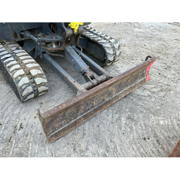 2016 TAKEUCHI TB240-47921213