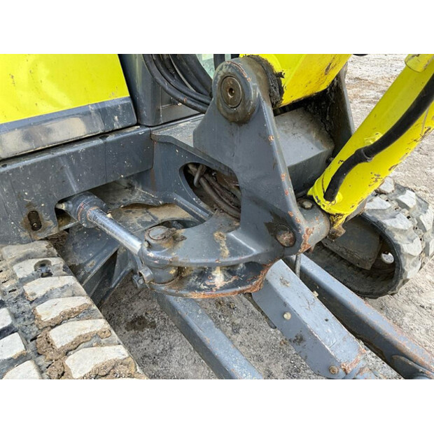 2016 TAKEUCHI TB240-47921216