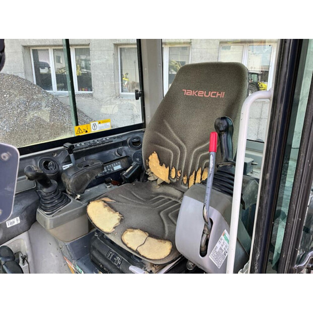 2016 TAKEUCHI TB240-47921218