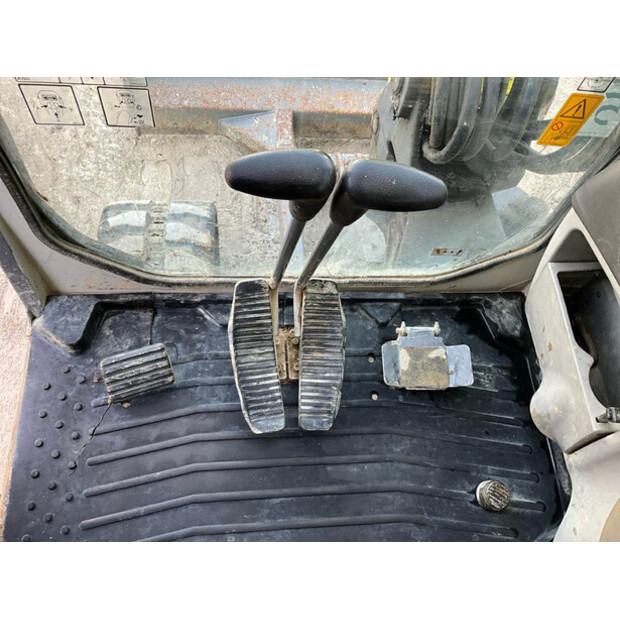 2016 TAKEUCHI TB240-47921219