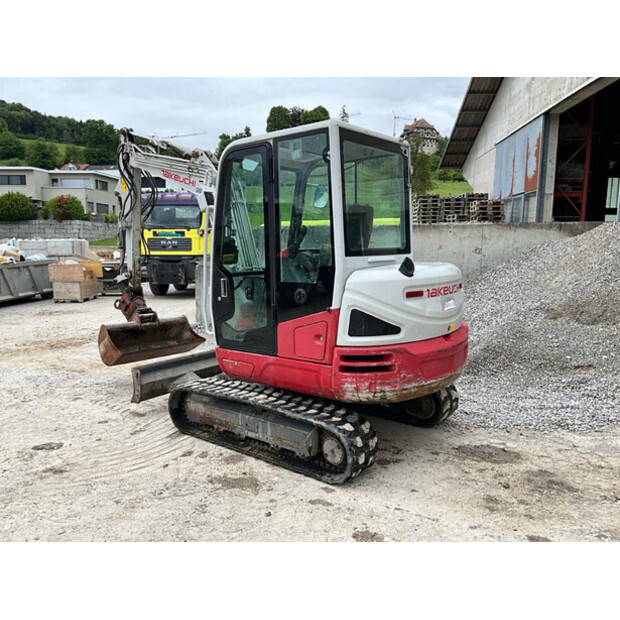 2015 TAKEUCHI TB240-47921250