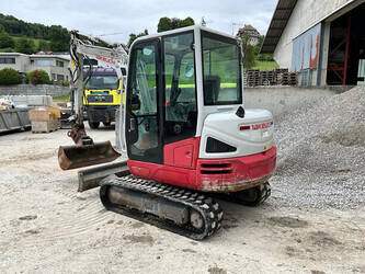 2015-takeuchi-tb240-1464335-47921250