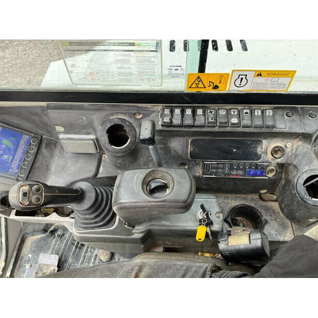 2015 TAKEUCHI TB240-47921261