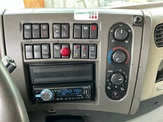 2009-renault-lander-450-47921364