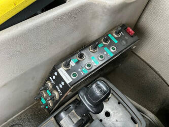 2009-renault-lander-450-47921368