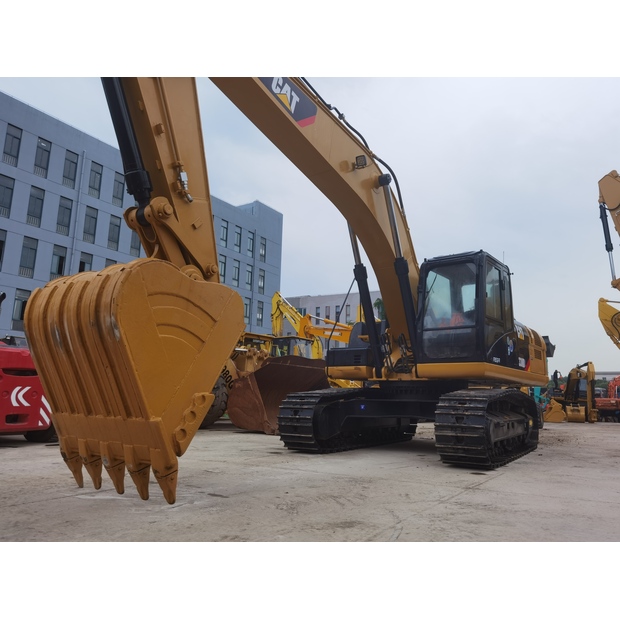 2025 Caterpillar 330D-47928859