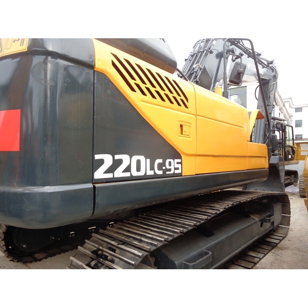 2025 Hyundai 220-9S-47929564