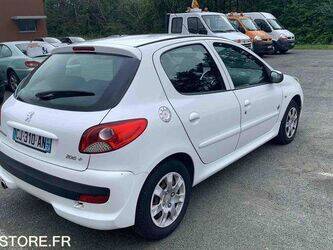 2012-peugeot-206-1464117-47932648