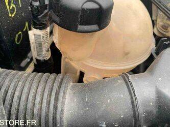 2012-peugeot-206-1464117-47932672