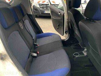 2012-peugeot-206-1464117-47932673