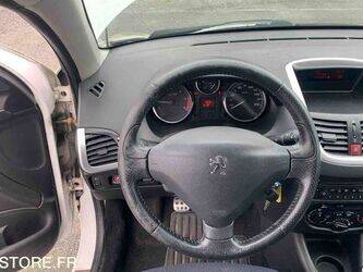 2012-peugeot-206-1464117-47932674