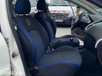 2012-peugeot-206-1464117-47932675