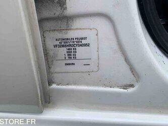 2012-peugeot-206-1464117-47932676