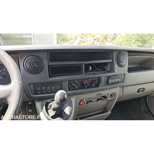 2004 Renault Master-47932916