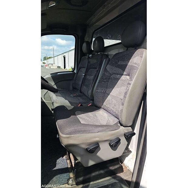 2004 Renault Master-47932920