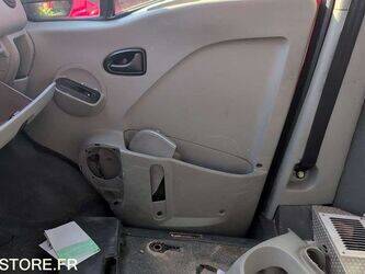 2005-renault-master-1464124-47932958