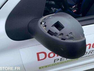 2012-peugeot-206-1464125-47932982