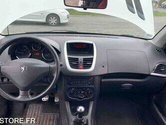 2012-peugeot-206-1464125-47933010