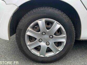 2012-peugeot-206-1464125-47933034