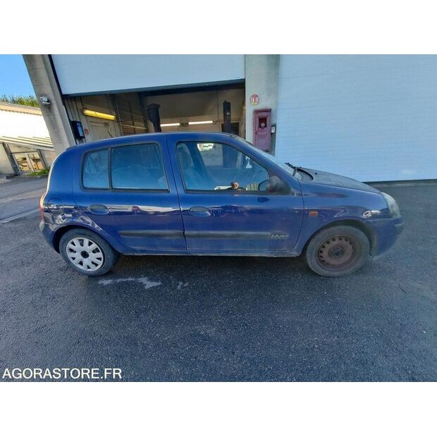 2004 رينو Clio-47933248