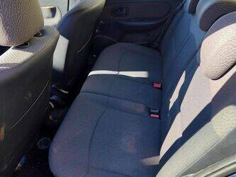 2004-renault-clio-1464139-47933260