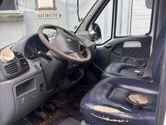 2005-peugeot-boxer-1464144-47933324